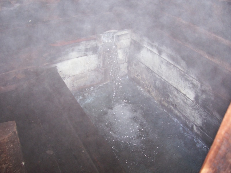 Домик - ванна внутри